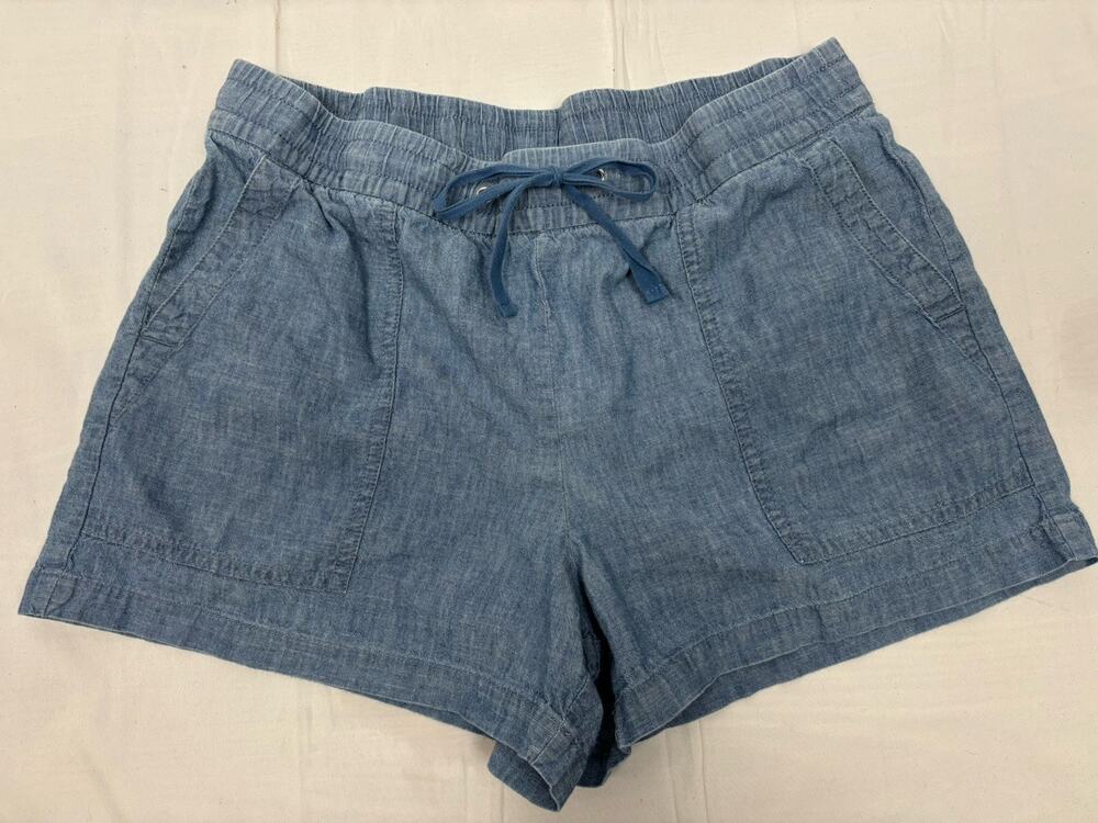 Gap Utility Shorts w/ Washwell™ Women's 3" Inseam Shorts Bottom Blue Chambray M